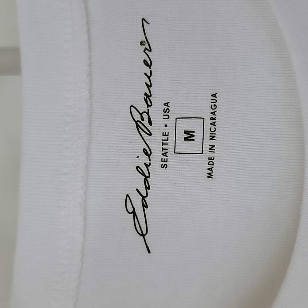 eddie bauer white crew neck tee, size M - Picture 3 of 3